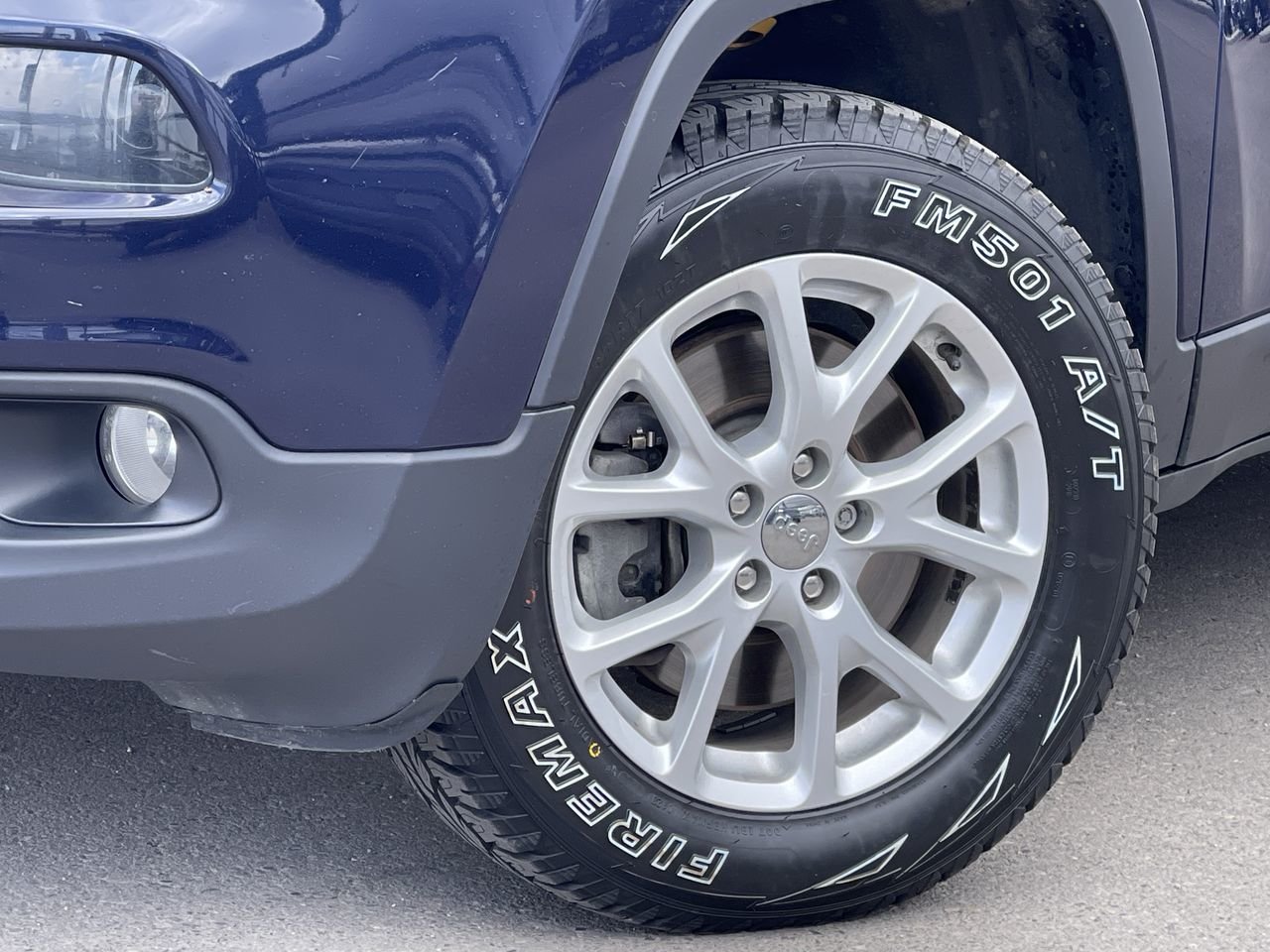 Used 2016 True Blue P.C. Jeep North image 18