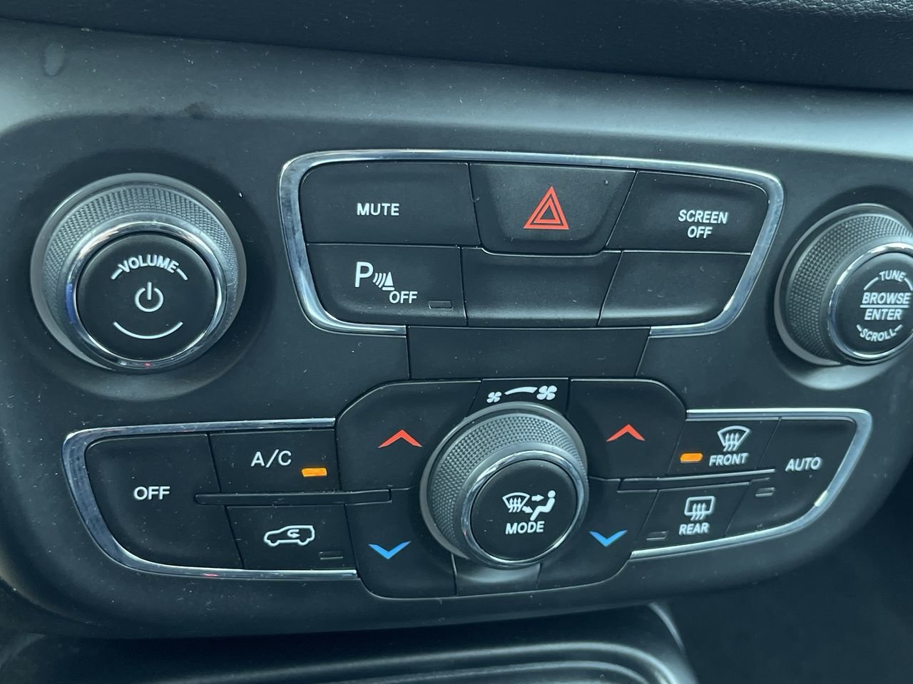 Used 2021  Jeep Trailhawk image 25