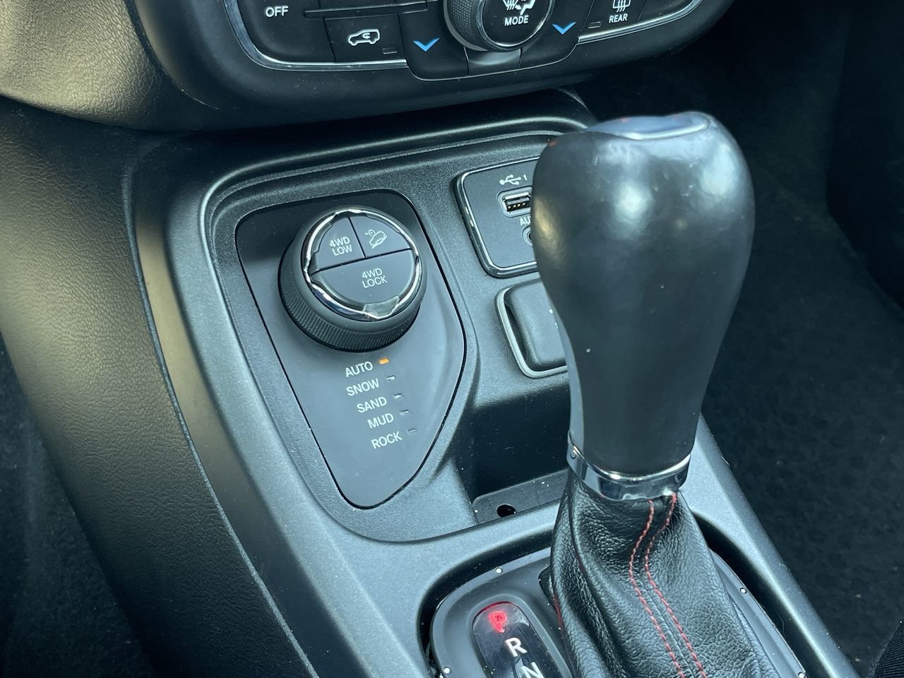 Used 2021  Jeep Trailhawk image 26