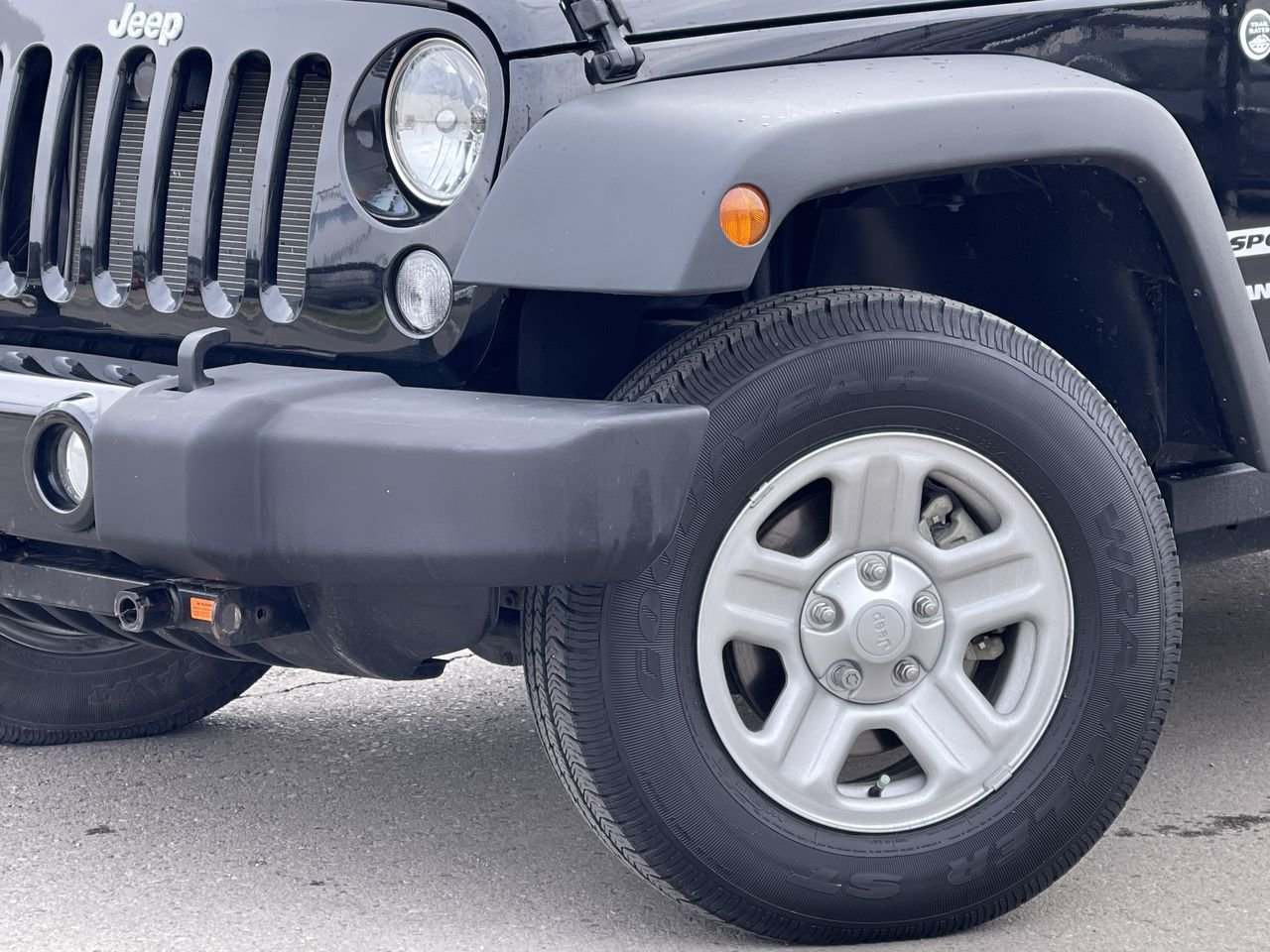 Used 2016 Black Jeep Sport image 18