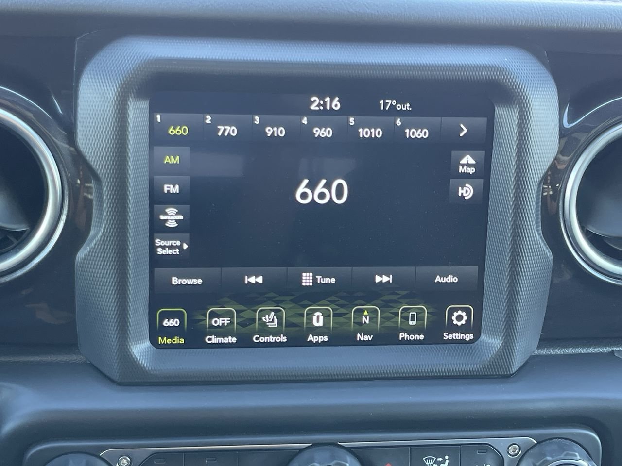 Used 2021 Bright White Jeep Unlimited Altitude image 24