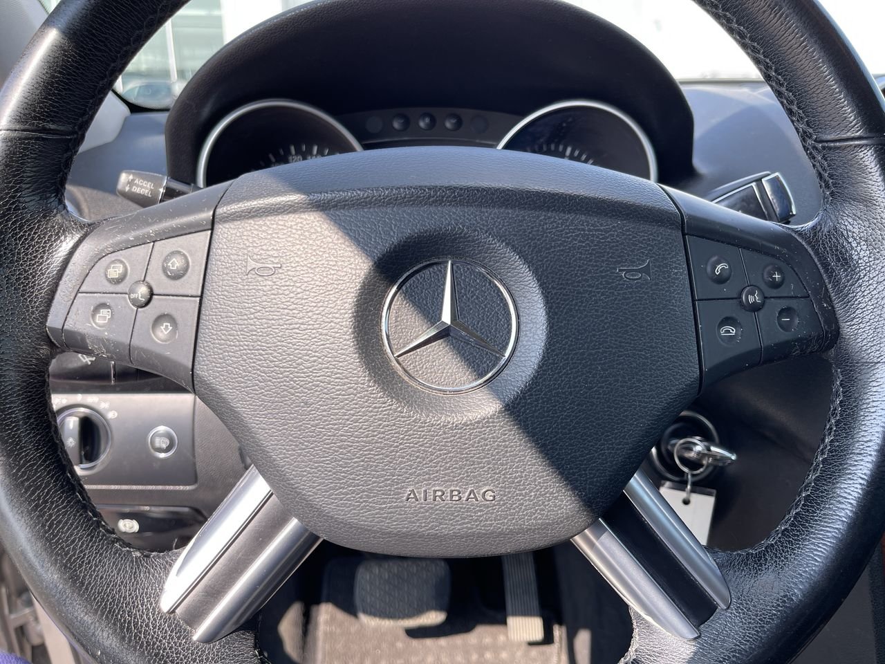 Used 2007 Dune Beige Met. Mercedes-Benz 3.5L image 21