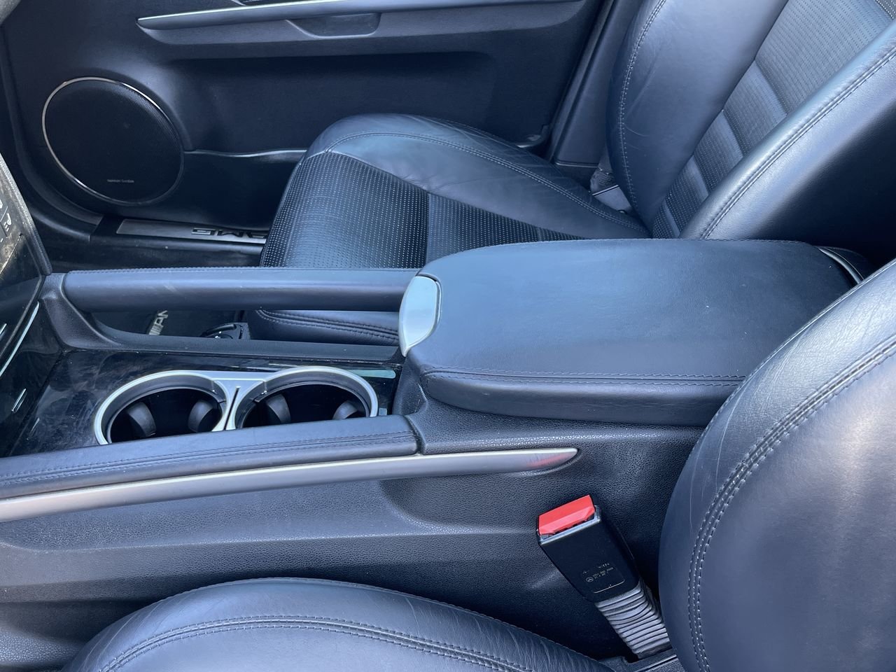 Used 2010 Tenorite Grey Met. Mercedes-Benz ML 63 AMG image 29