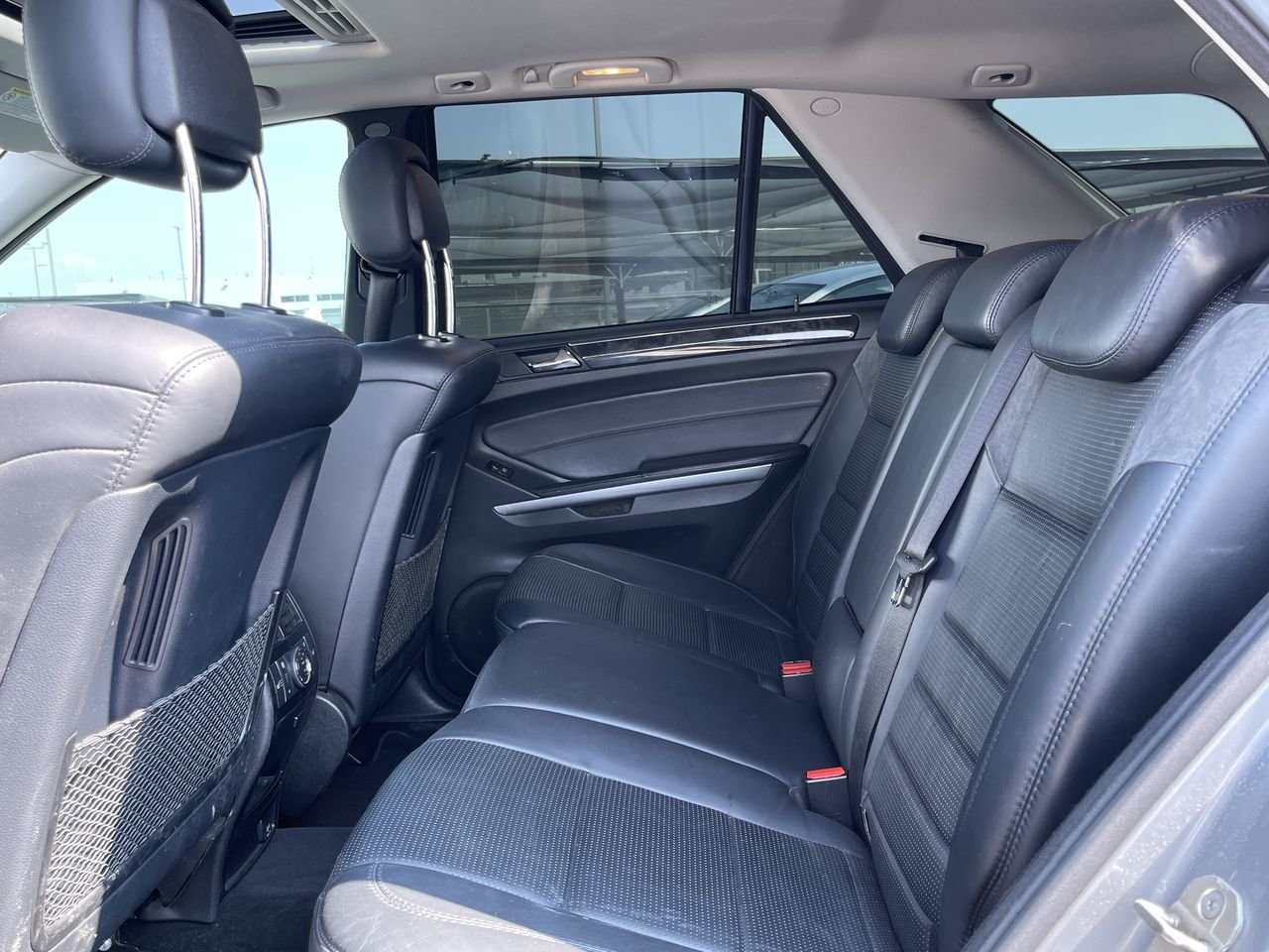 Used 2010 Tenorite Grey Met. Mercedes-Benz ML 63 AMG image 31