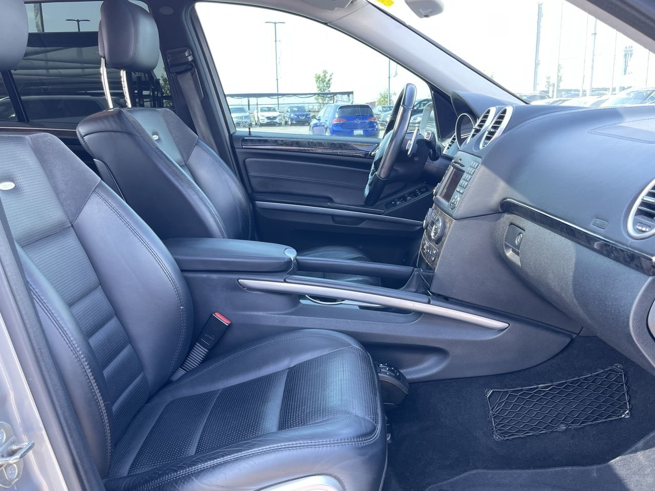 Used 2010 Tenorite Grey Met. Mercedes-Benz ML 63 AMG image 33