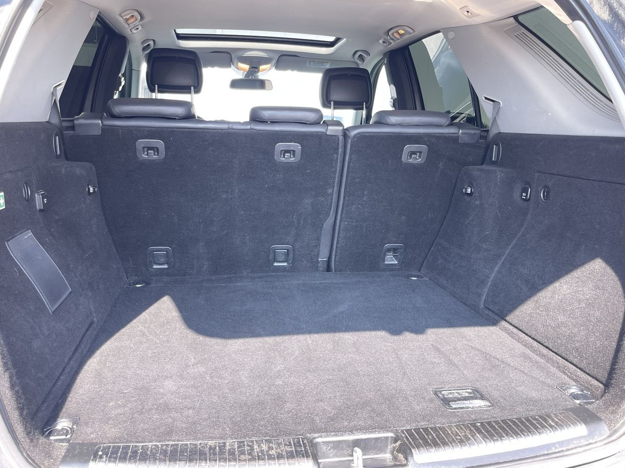 Used 2010 Tenorite Grey Met. Mercedes-Benz ML 63 AMG image 32