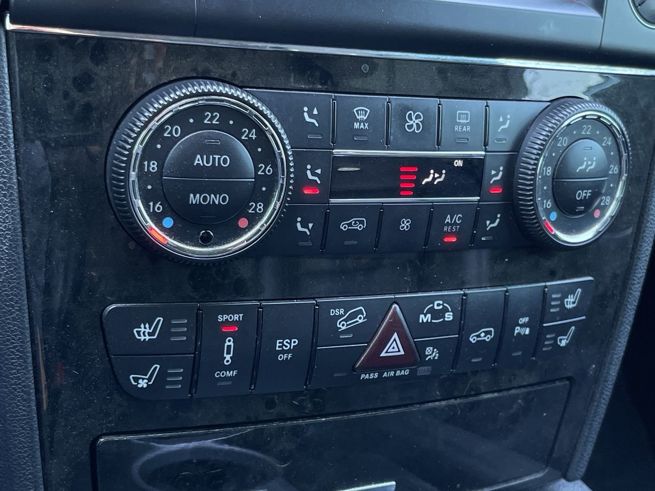 Used 2010 Tenorite Grey Met. Mercedes-Benz ML 63 AMG image 27