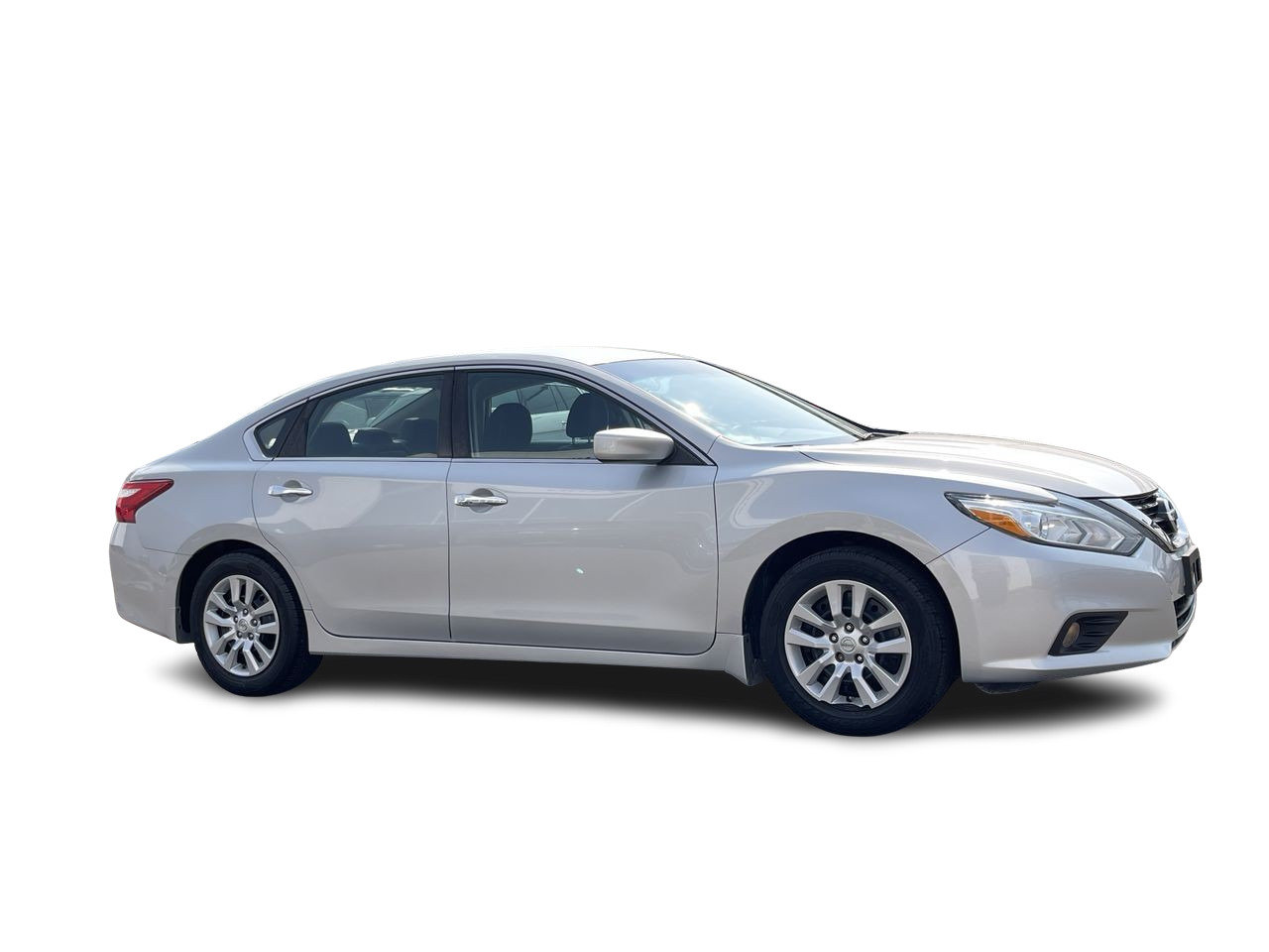 Used 2017 Brilliant Silver Met Nissan 2.5 SV image 14