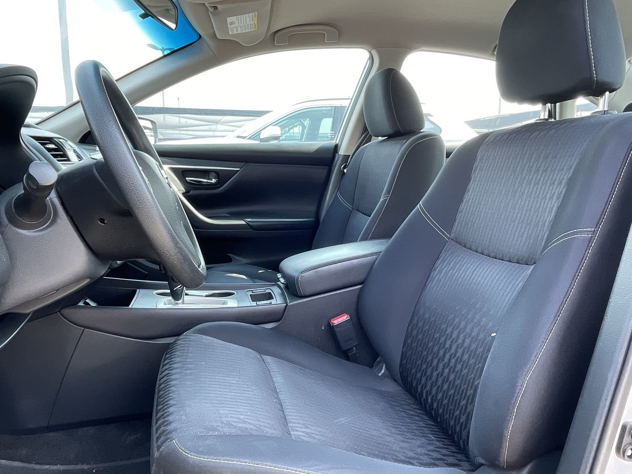 Used 2017 Brilliant Silver Met Nissan 2.5 SV image 19