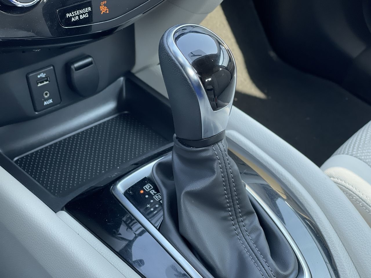 Used 2018 Caspian Blue Met Nissan SV image 27