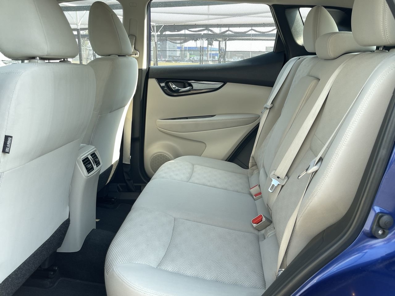 Used 2018 Caspian Blue Met Nissan SV image 30