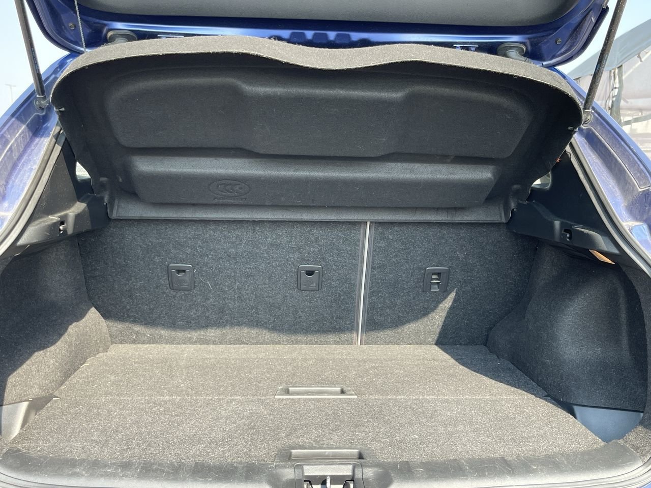 Used 2018 Caspian Blue Met Nissan SV image 31