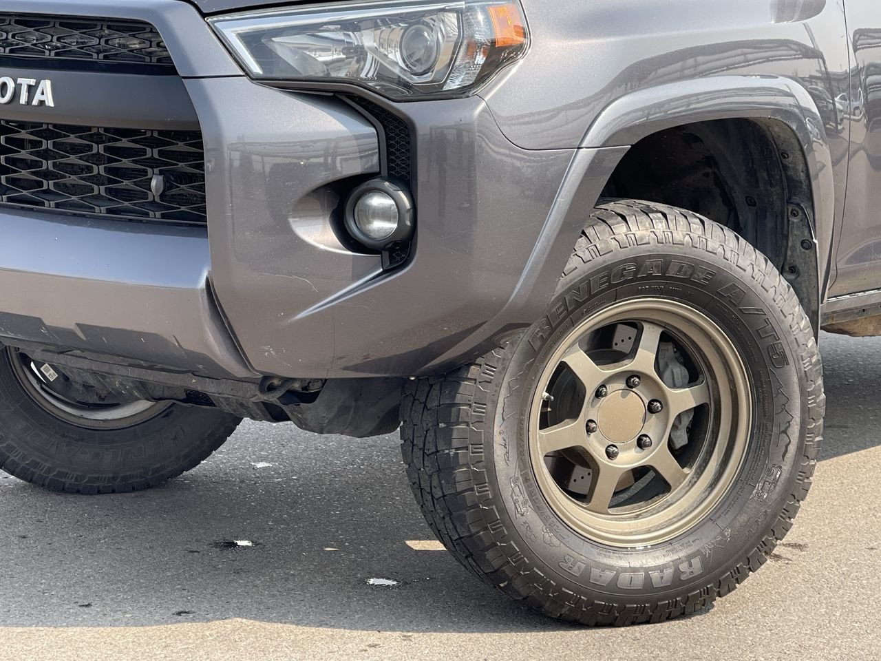 Used 2015 Magnetic Grey Met Toyota SR5 image 18