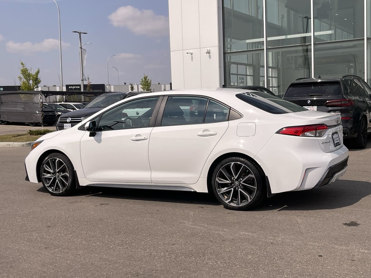Used 2020 Super White Toyota SE image 6