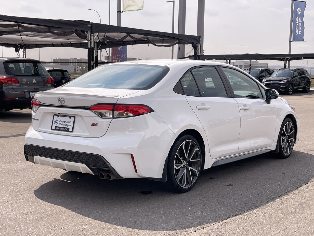 Used 2020 Super White Toyota SE image 11