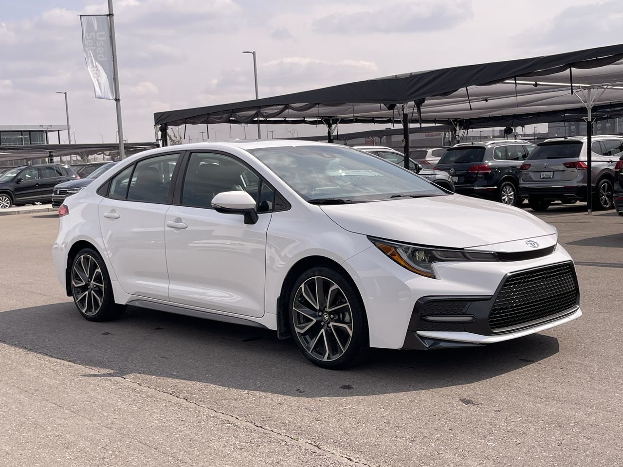 Used 2020 Super White Toyota SE image 15