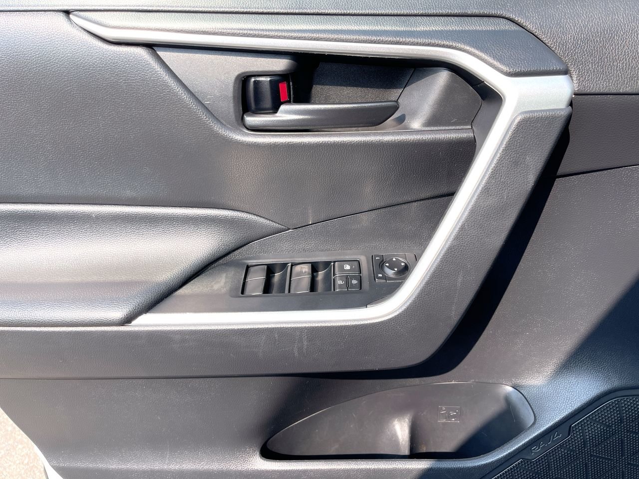 Used 2021 Super White Toyota LE image 20