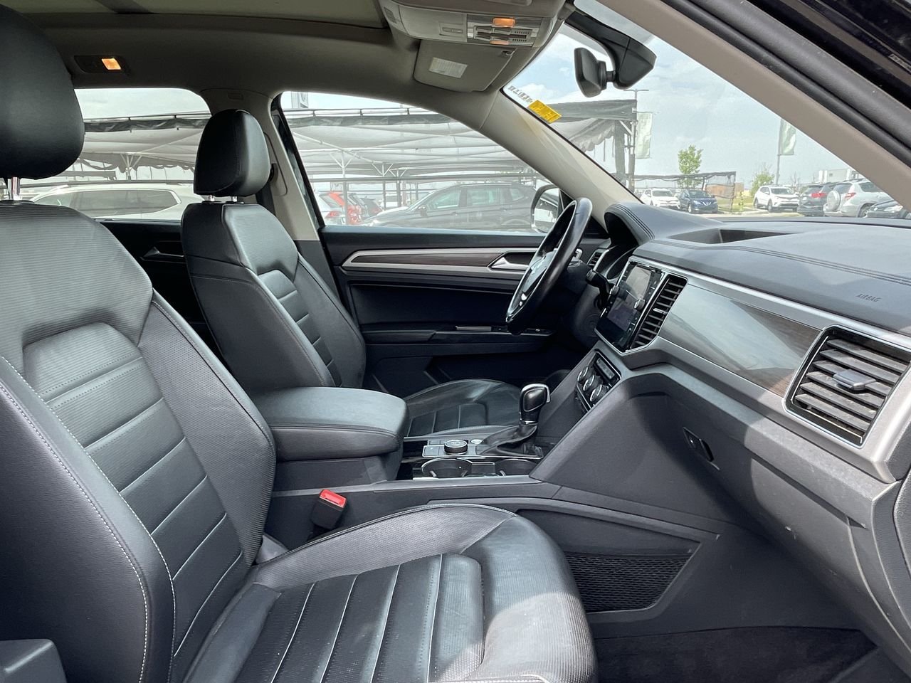 Used 2018 Deep Black Pearl Volkswagen Highline image 34