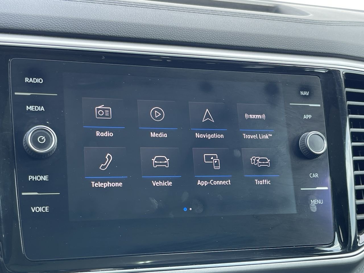 Used 2018 Deep Black Pearl Volkswagen Highline image 24