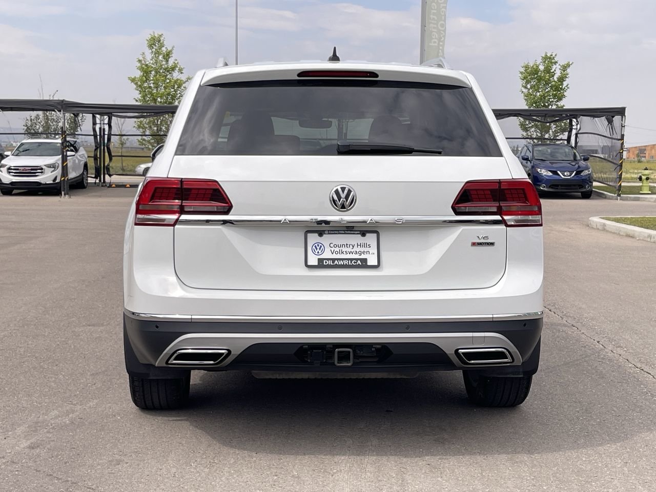 Used 2018 Pure White Volkswagen Execline image 9