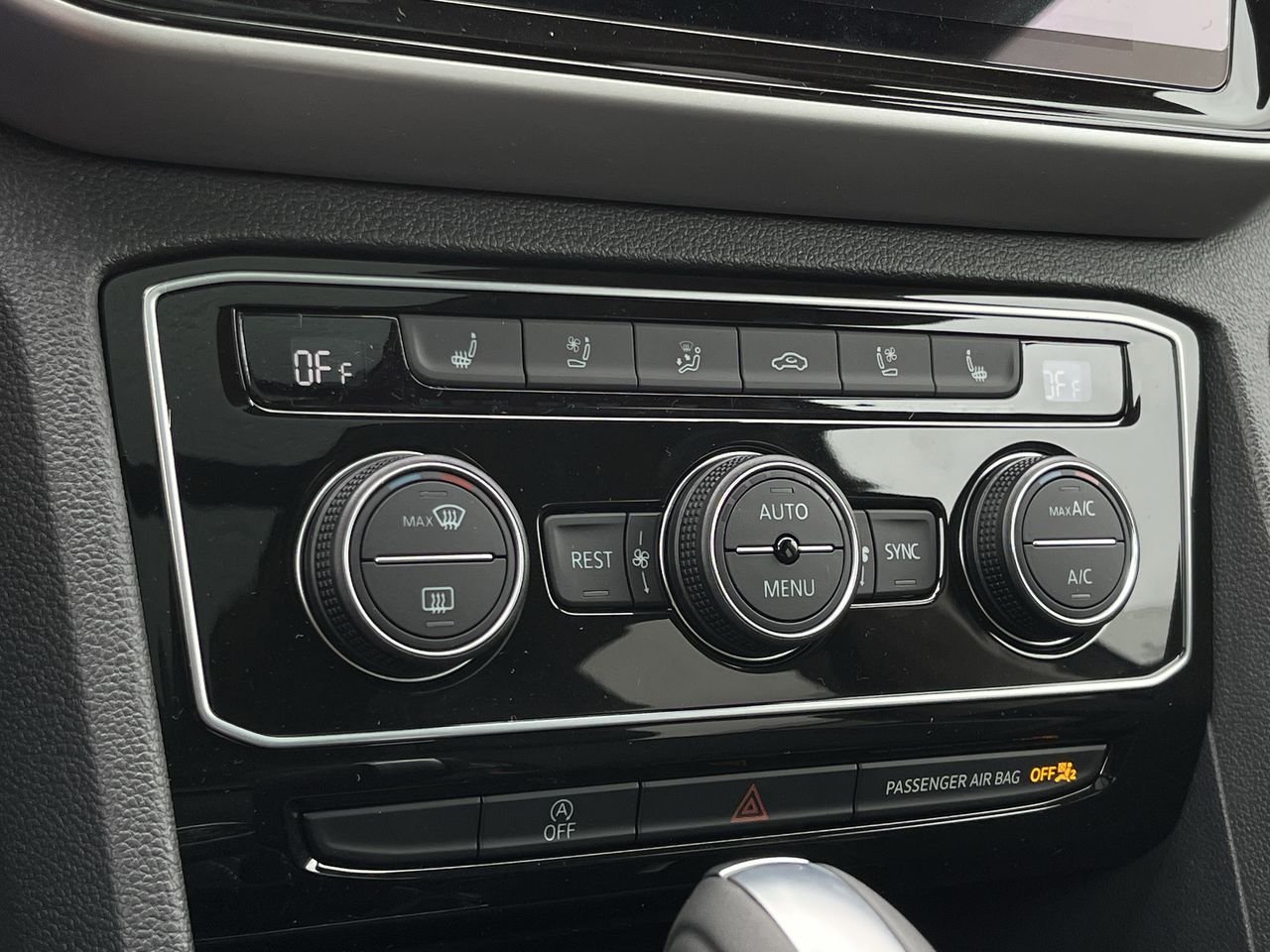 New 2023 Deep Black Pearl Volkswagen Execline image 15