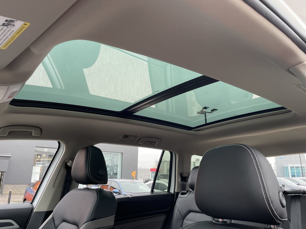 New 2023 Oryx White Pearl Volkswagen Execline image 30