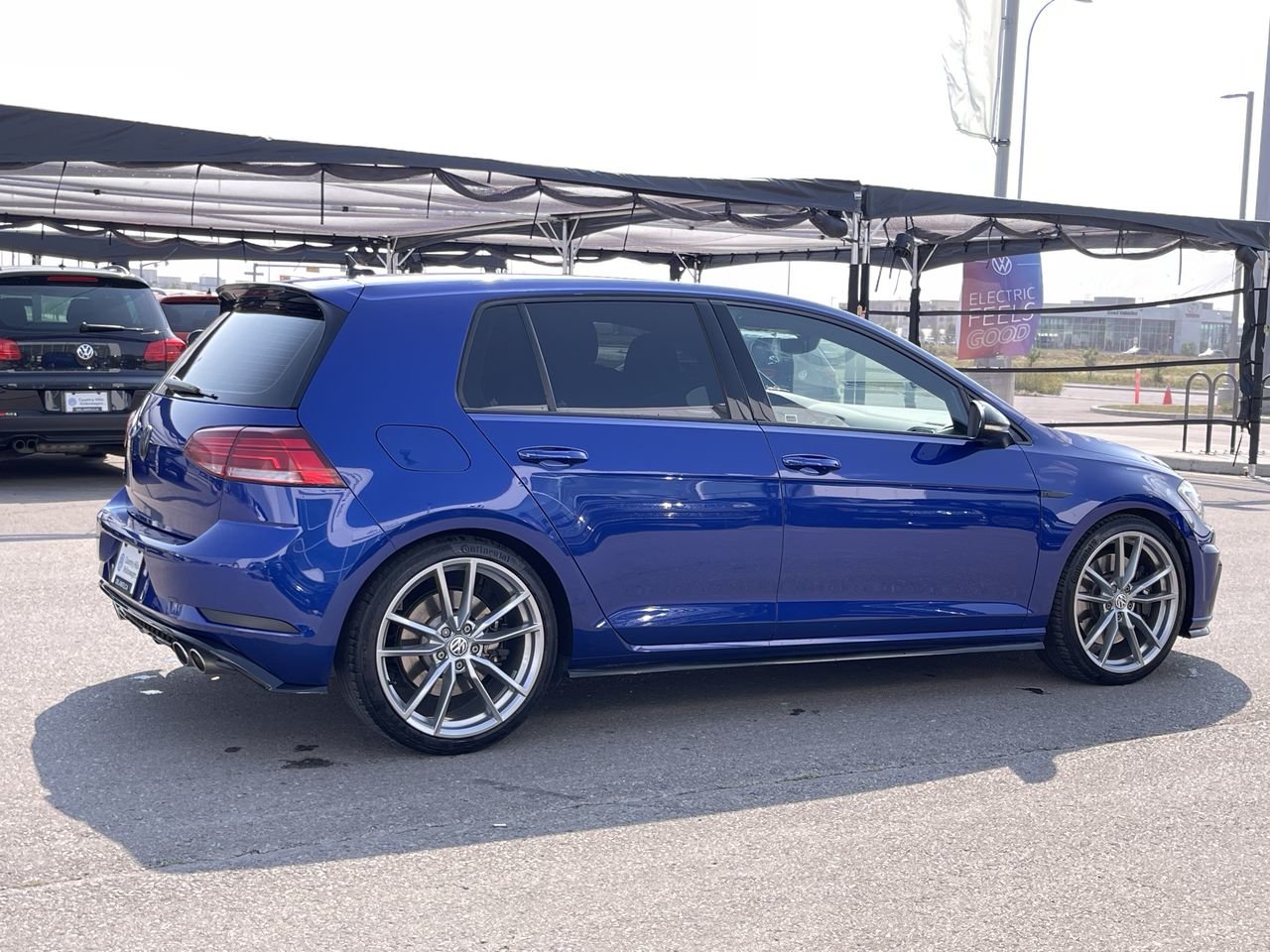 Used 2019 Lapiz Blue Met Volkswagen 5-Dr 2.0T 4MOTION at DSG image 12