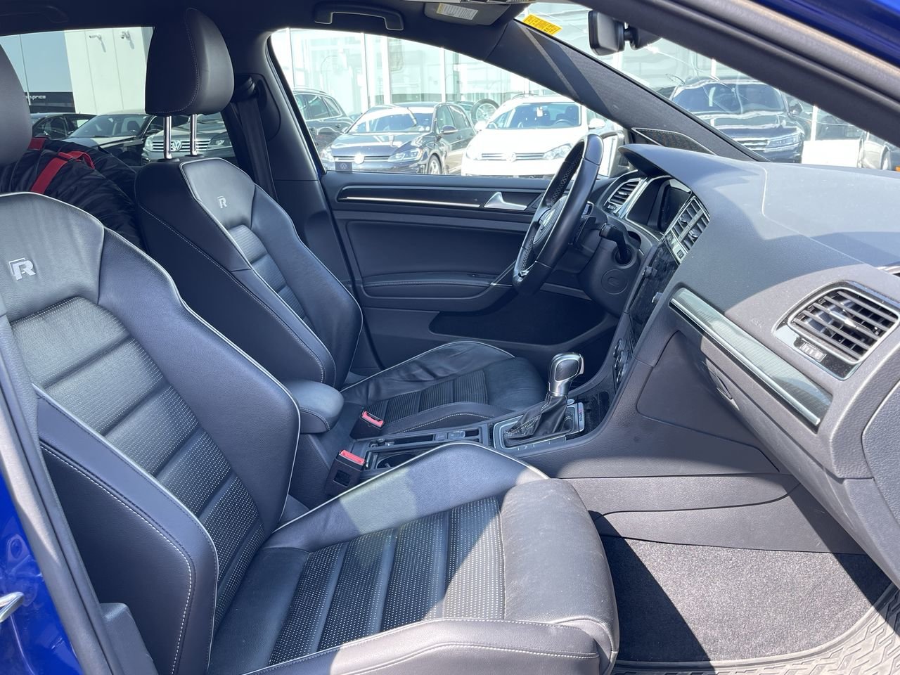 Used 2019 Lapiz Blue Met Volkswagen 5-Dr 2.0T 4MOTION at DSG image 24