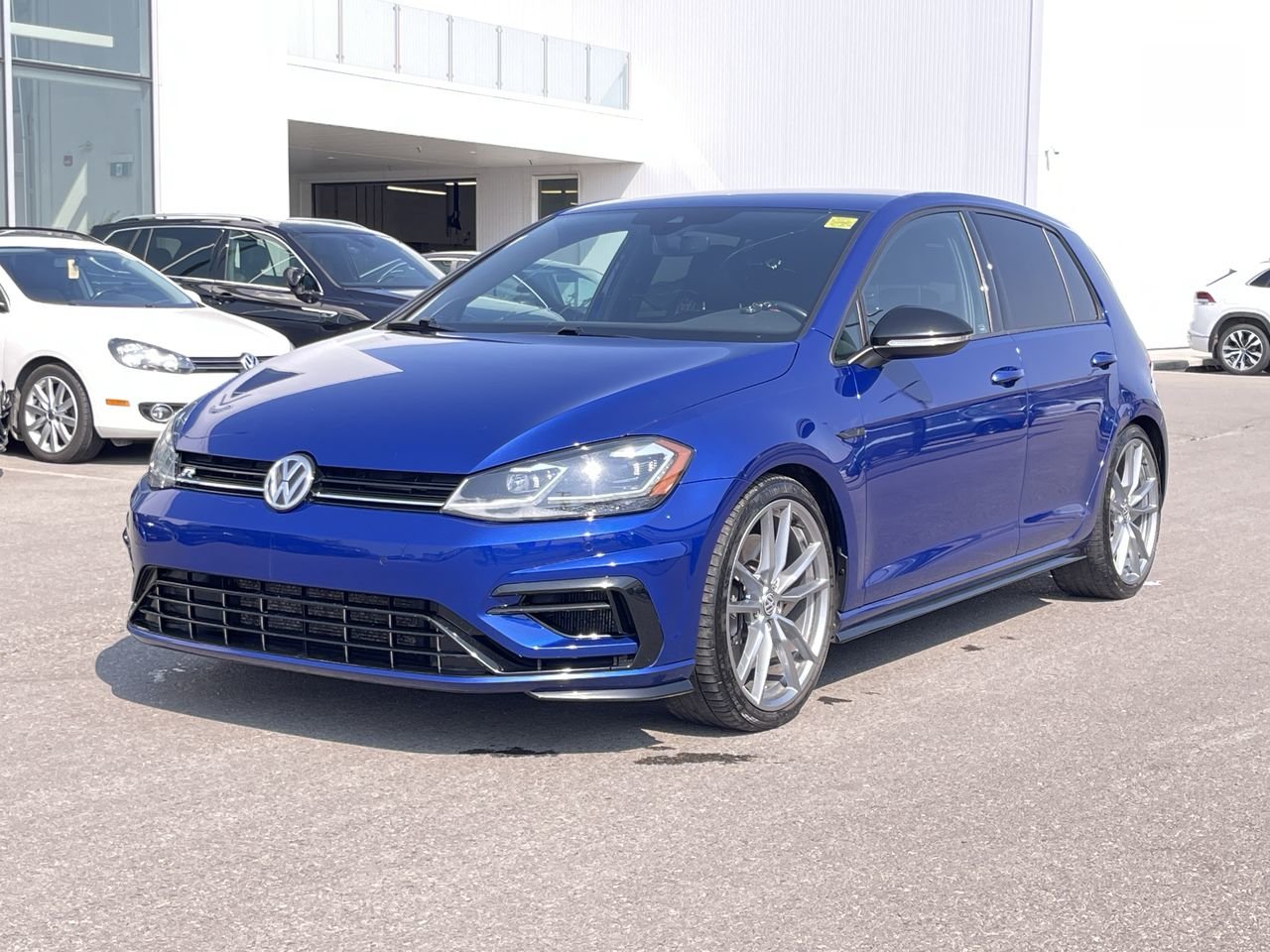 Used 2019 Lapiz Blue Met Volkswagen 5-Dr 2.0T 4MOTION at DSG image 2
