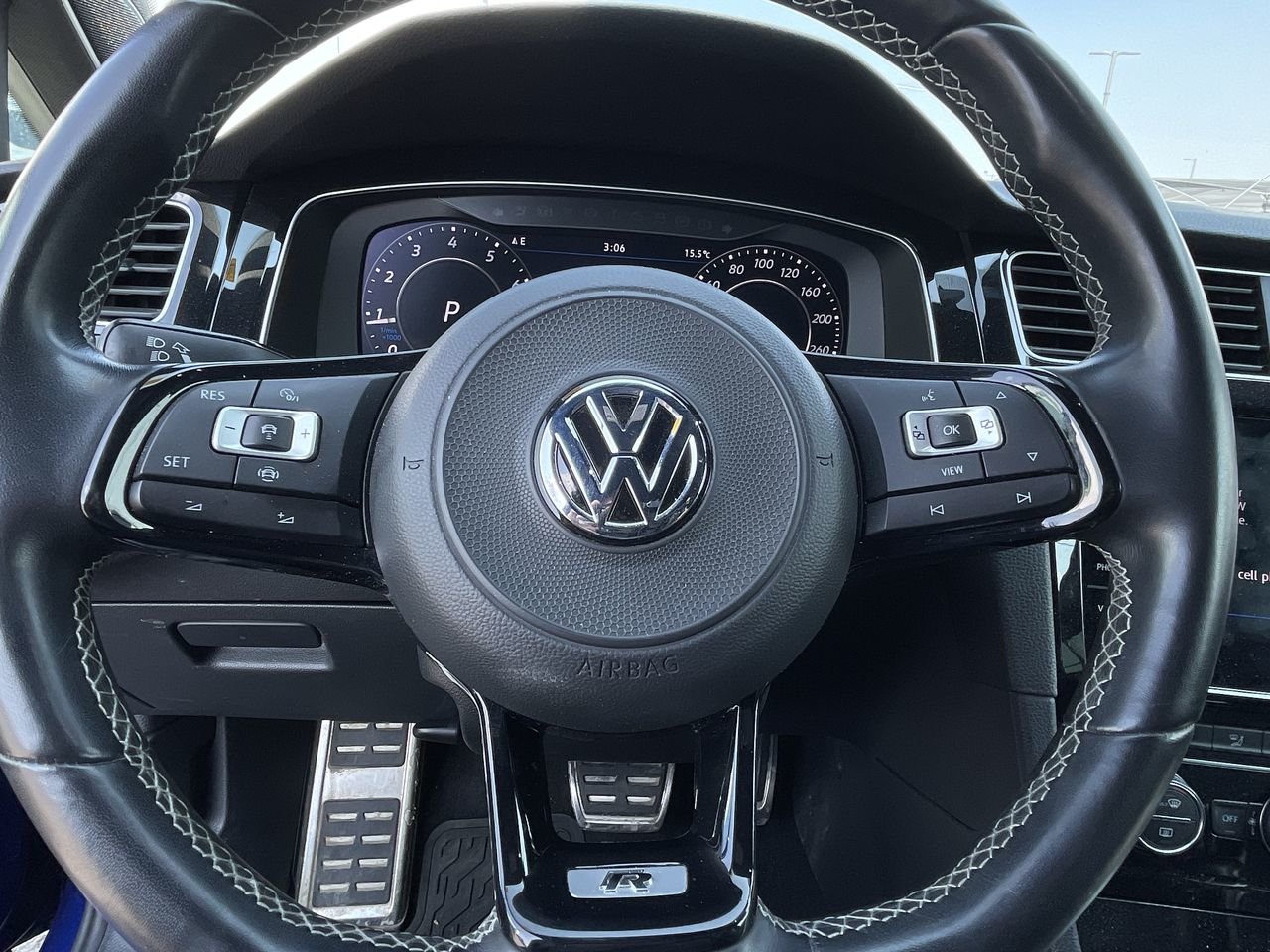 Used 2019 Lapiz Blue Met Volkswagen 5-Dr 2.0T 4MOTION at DSG image 22