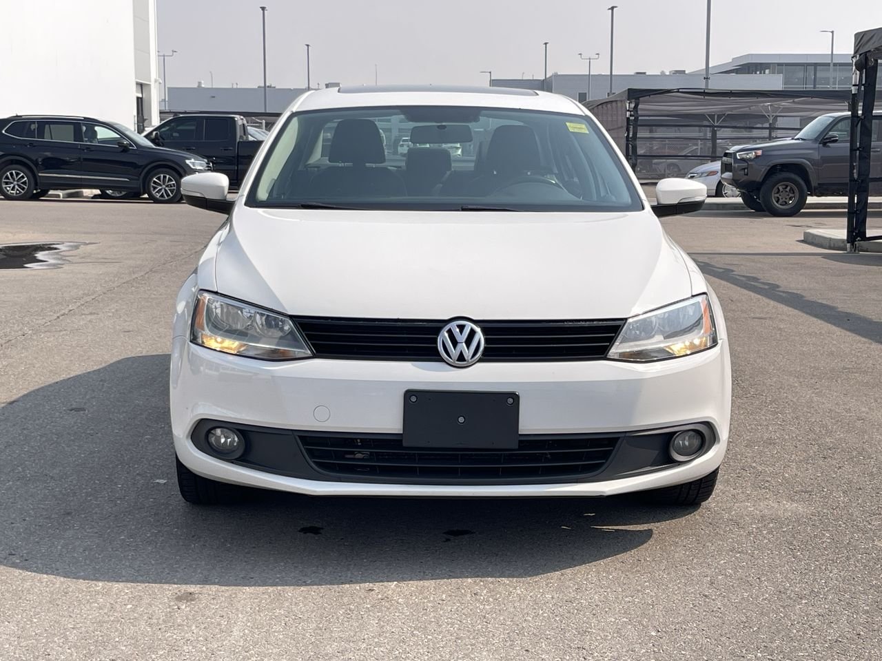 Used 2011 Candy White Volkswagen Sportline image 17