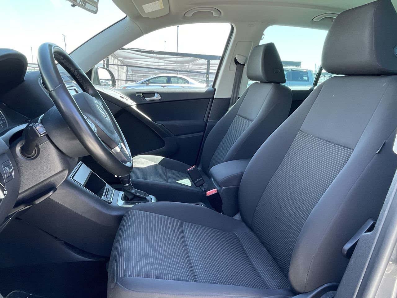 Used 2015 Pepper Grey Met Volkswagen Trendline image 19