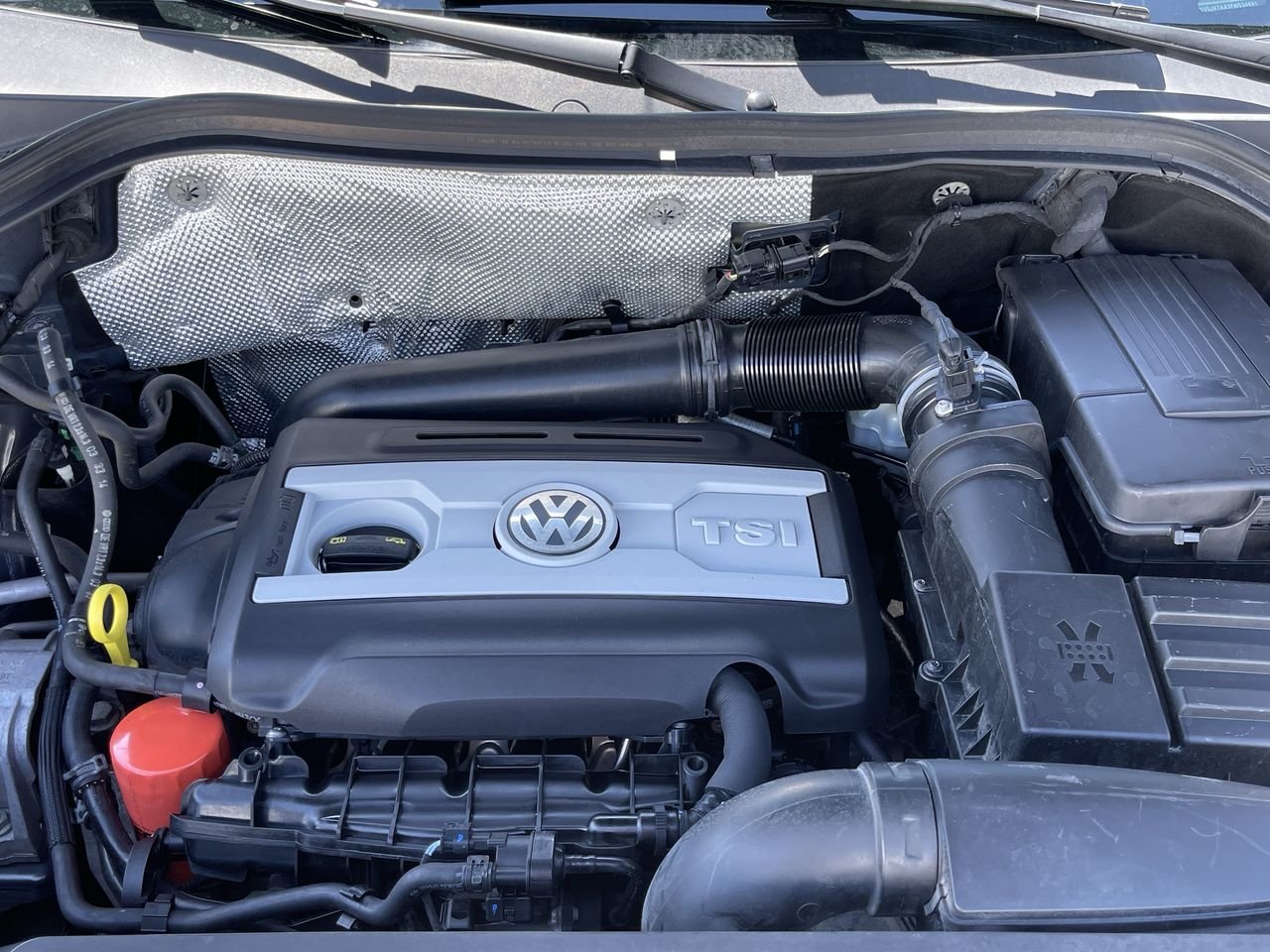 Used 2015 Pepper Grey Met Volkswagen Trendline image 31
