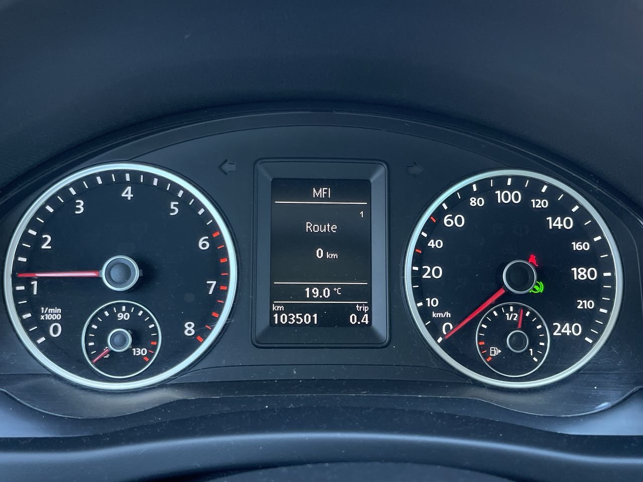 Used 2015 Pepper Grey Met Volkswagen Trendline image 23