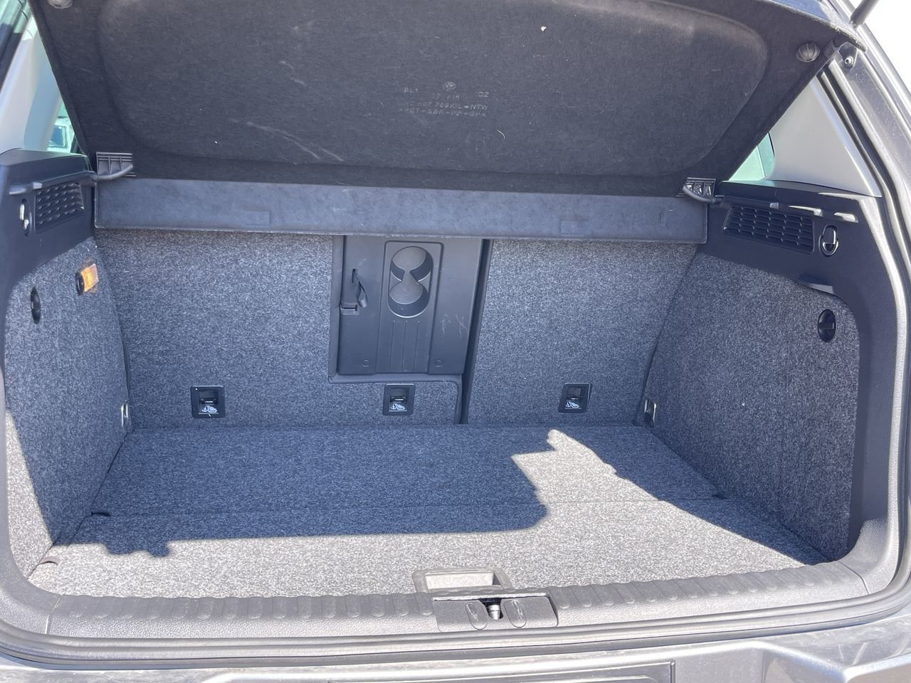 Used 2015 Pepper Grey Met Volkswagen Trendline image 29