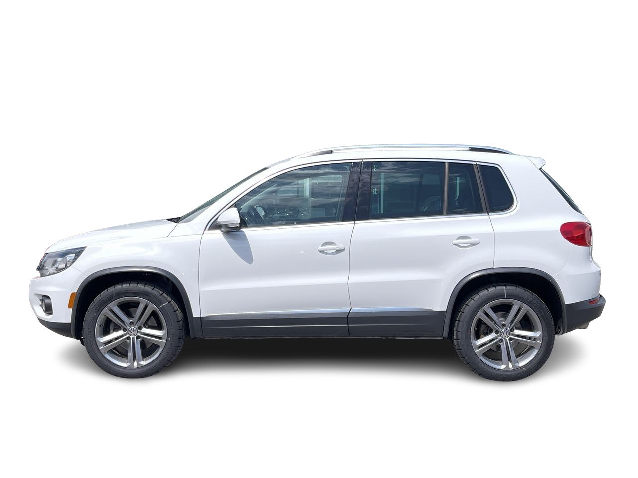 Used 2017 Pure White Volkswagen Highline image 5