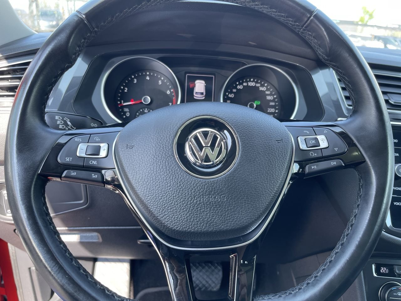Used 2018 Habanero Orange Met Volkswagen Comfortline image 22