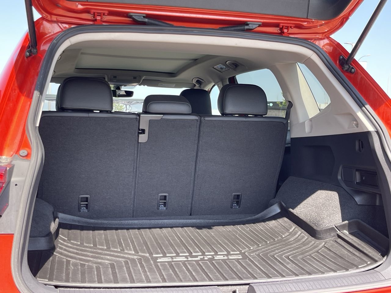 Used 2018 Habanero Orange Met Volkswagen Comfortline image 32