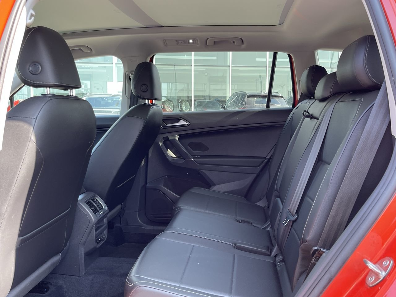 Used 2018 Habanero Orange Met Volkswagen Comfortline image 31