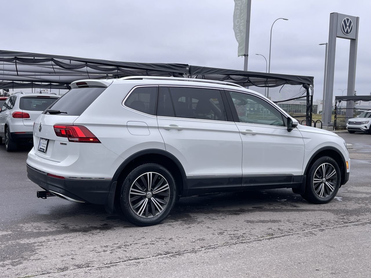 Certified Used 2019 Pure White Volkswagen Highline image 12