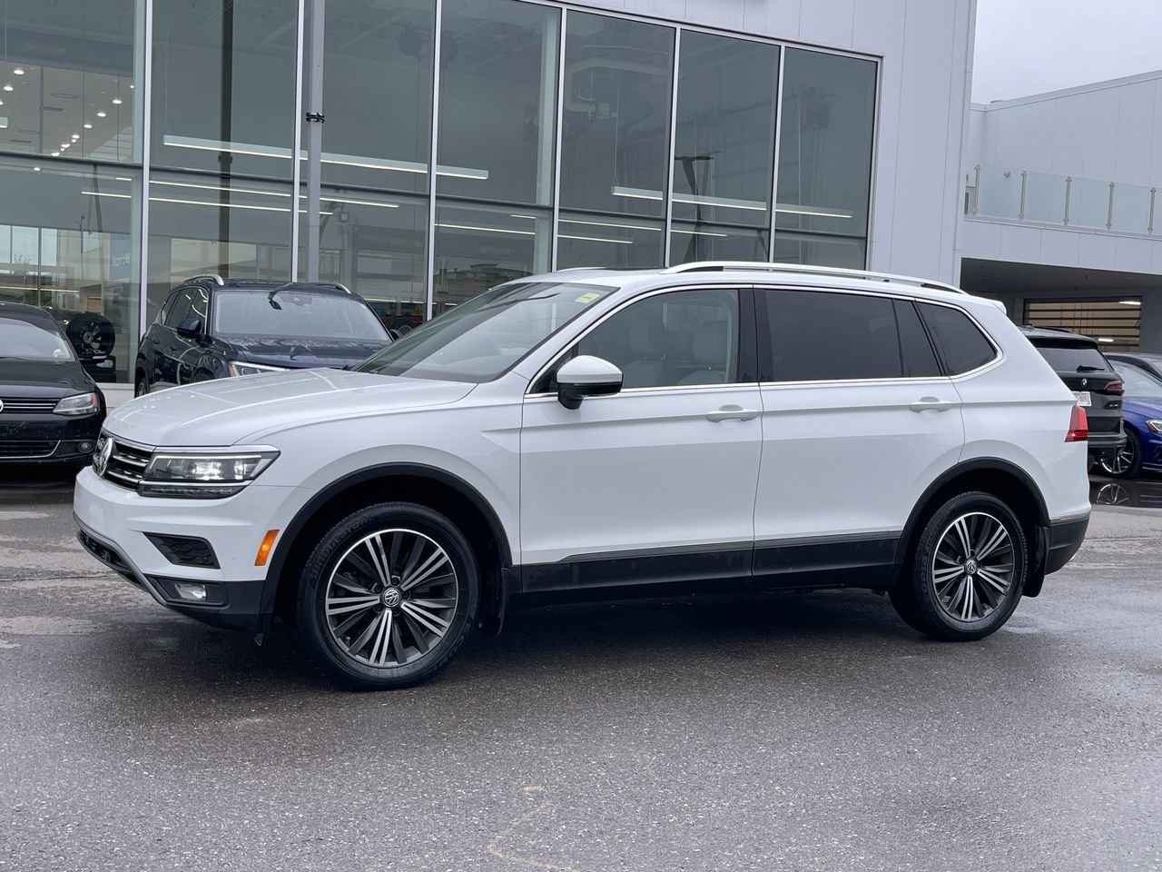 Certified Used 2019 Pure White Volkswagen Highline image 4