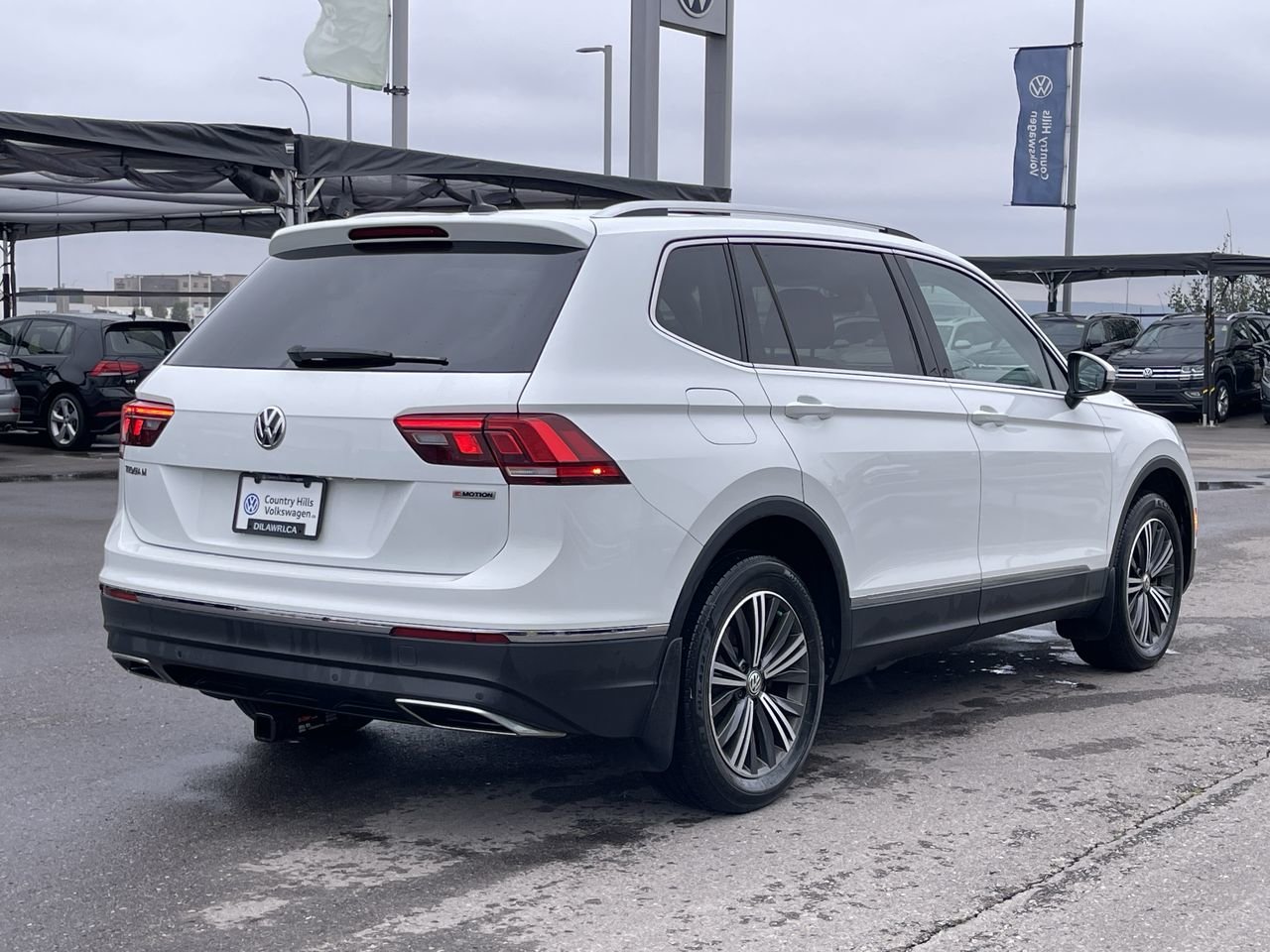 Certified Used 2019 Pure White Volkswagen Highline image 11