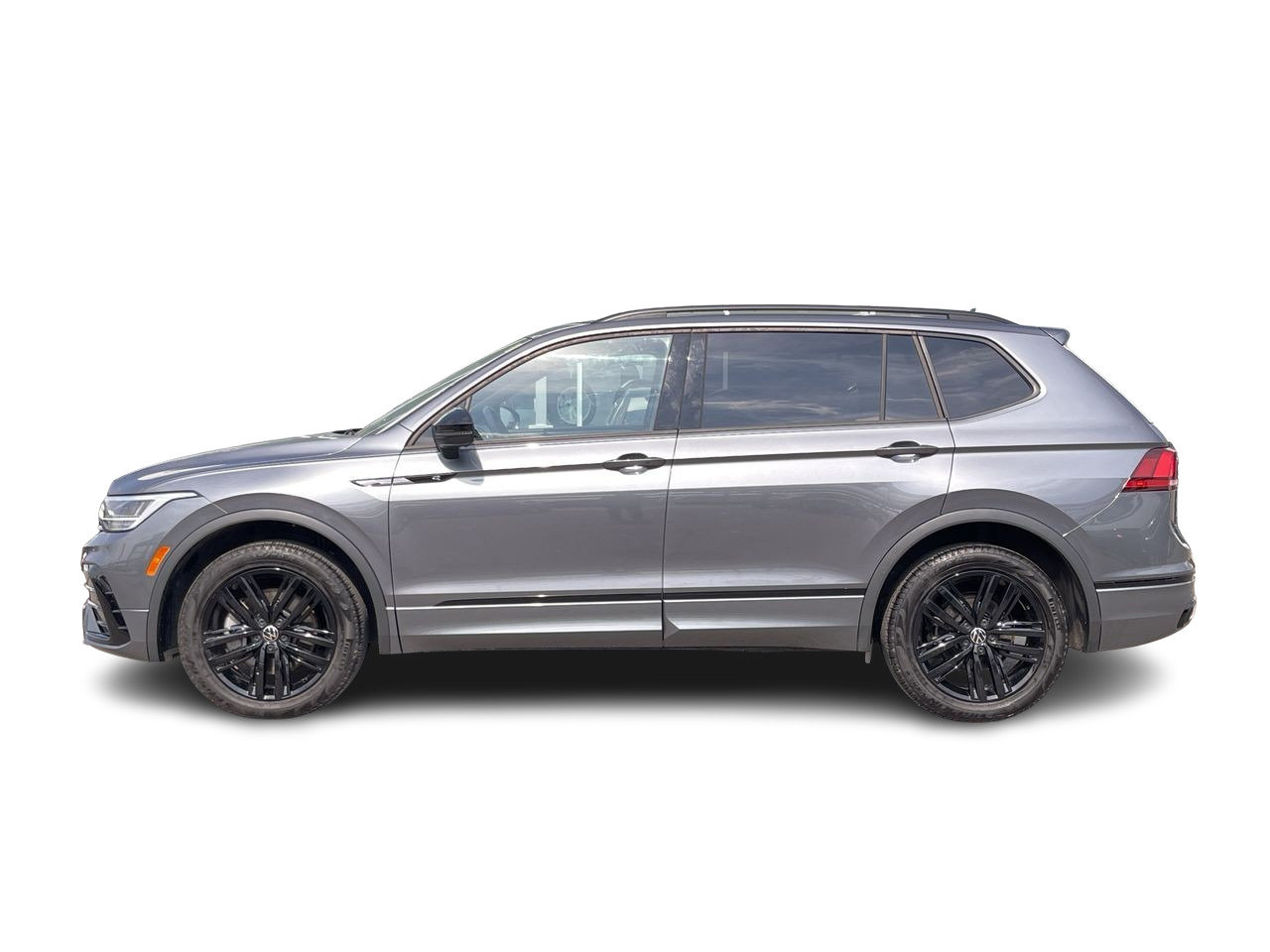 Certified Used 2022 Platinum Grey Met Volkswagen Comfortline R-Line Black Edition image 5