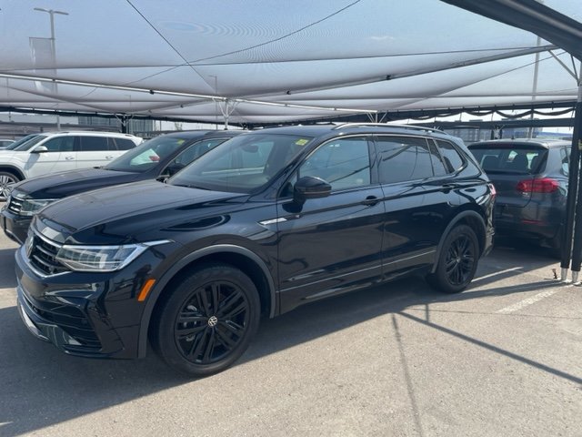 Certified Used 2022 Deep Black Pearl Volkswagen Comfortline R-Line Black Edition image 2