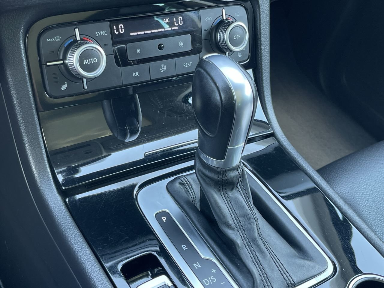 Used 2015 Dark Flint Met Volkswagen Sportline image 27