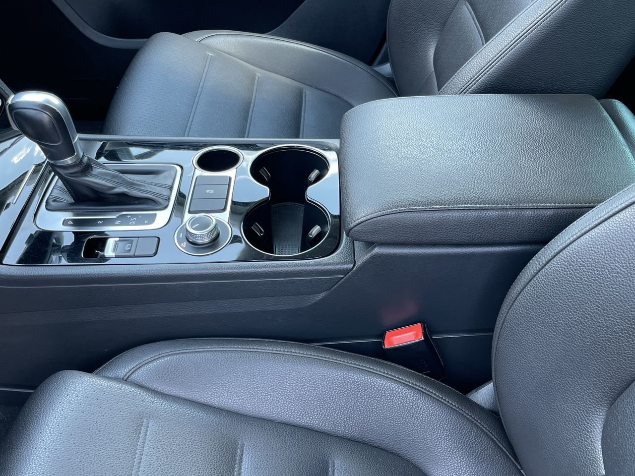 Used 2015 Dark Flint Met Volkswagen Sportline image 28