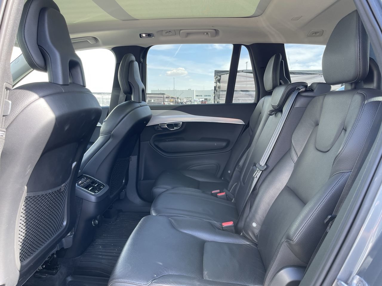 Used 2016 Osmium Grey Volvo T6 Momentum image 31