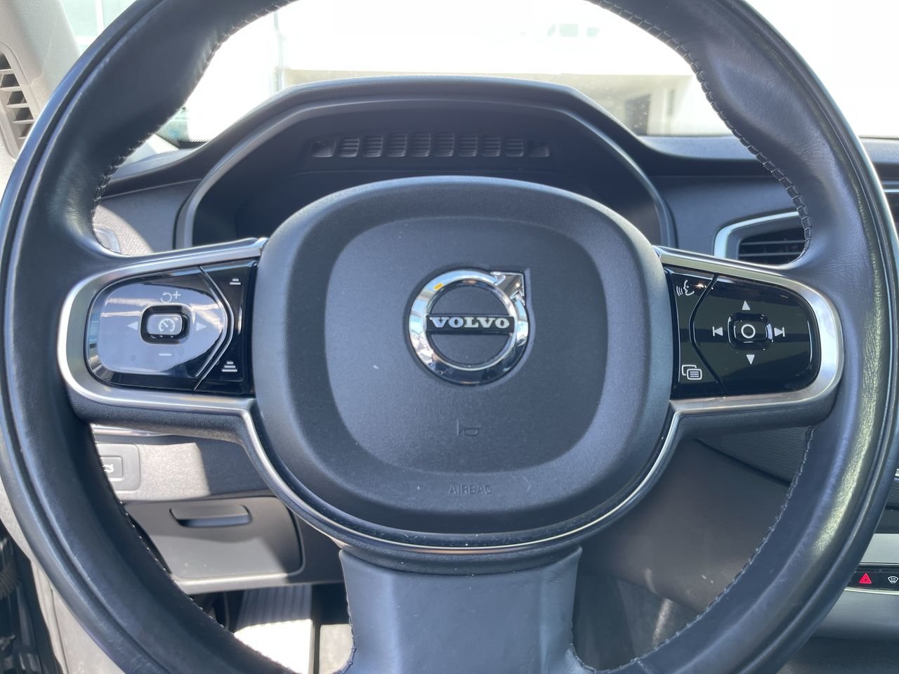 Used 2016 Osmium Grey Volvo T6 Momentum image 22