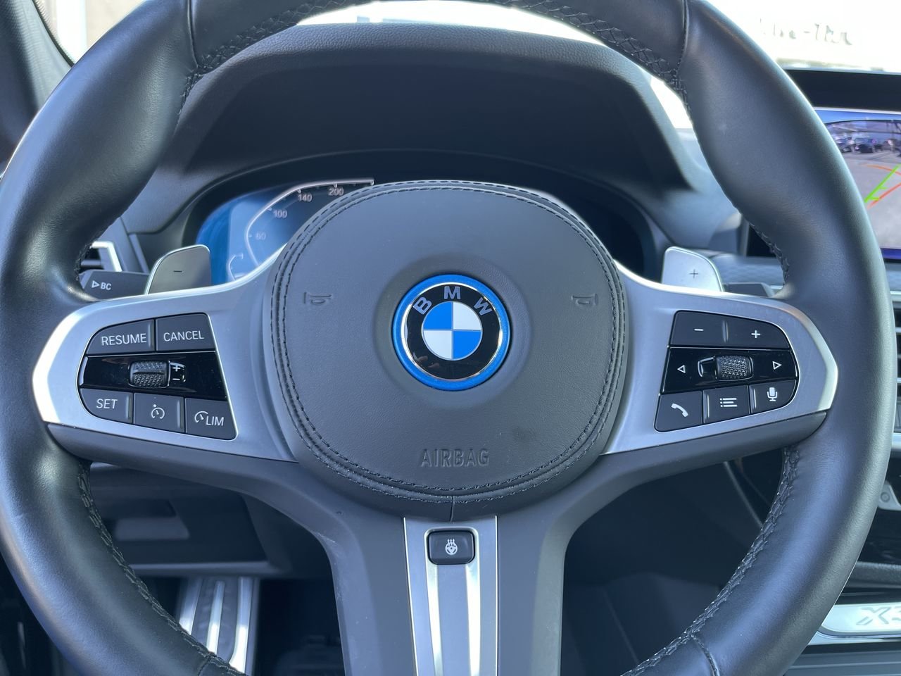 Used 2022  BMW XDrive30 Electric, MSport Package image 20