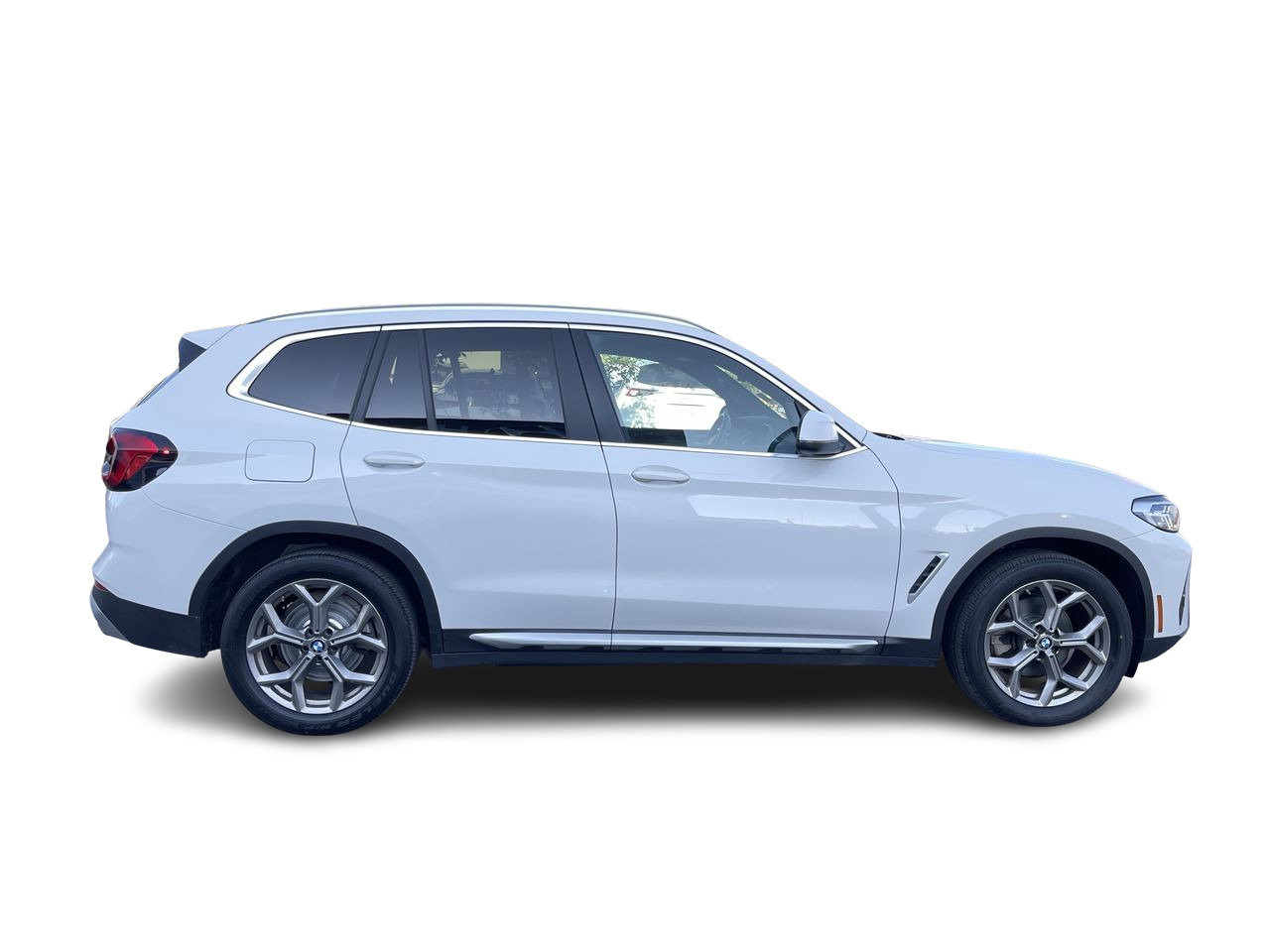 Used 2022  BMW XDrive30i - Premium Essential Package image 13